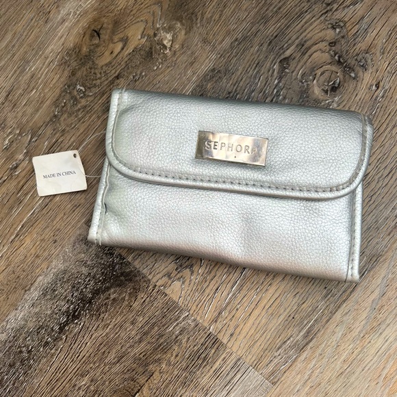 Sephora Other - Sephora metallic silver brush case with tag